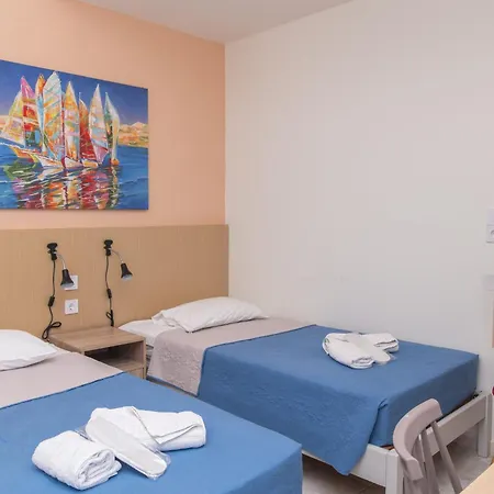 Apart Otel Achilleas 2*